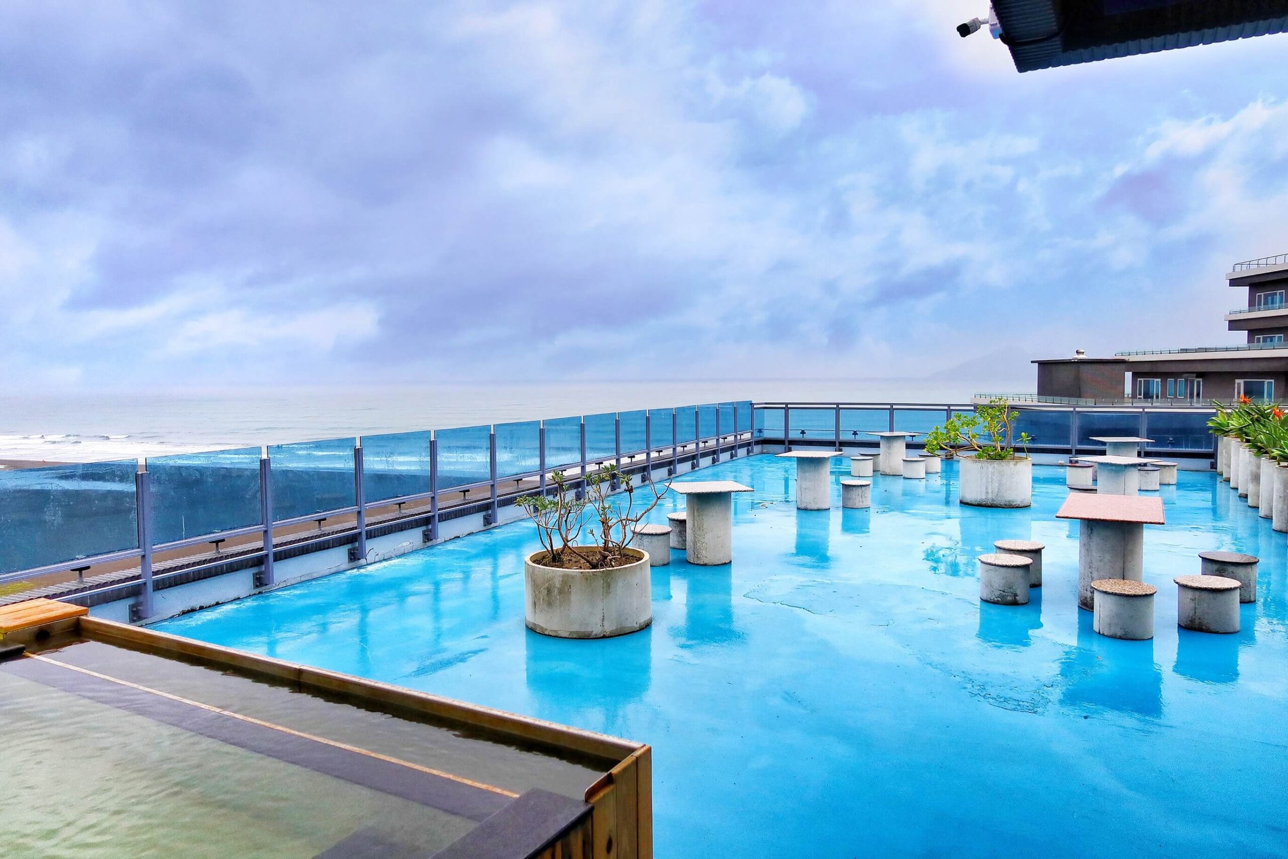 【OA HOTEL】烏石港海景飯店，露天景觀溫泉，沙灘走路1分鐘! @混血珊莎的奇幻旅程