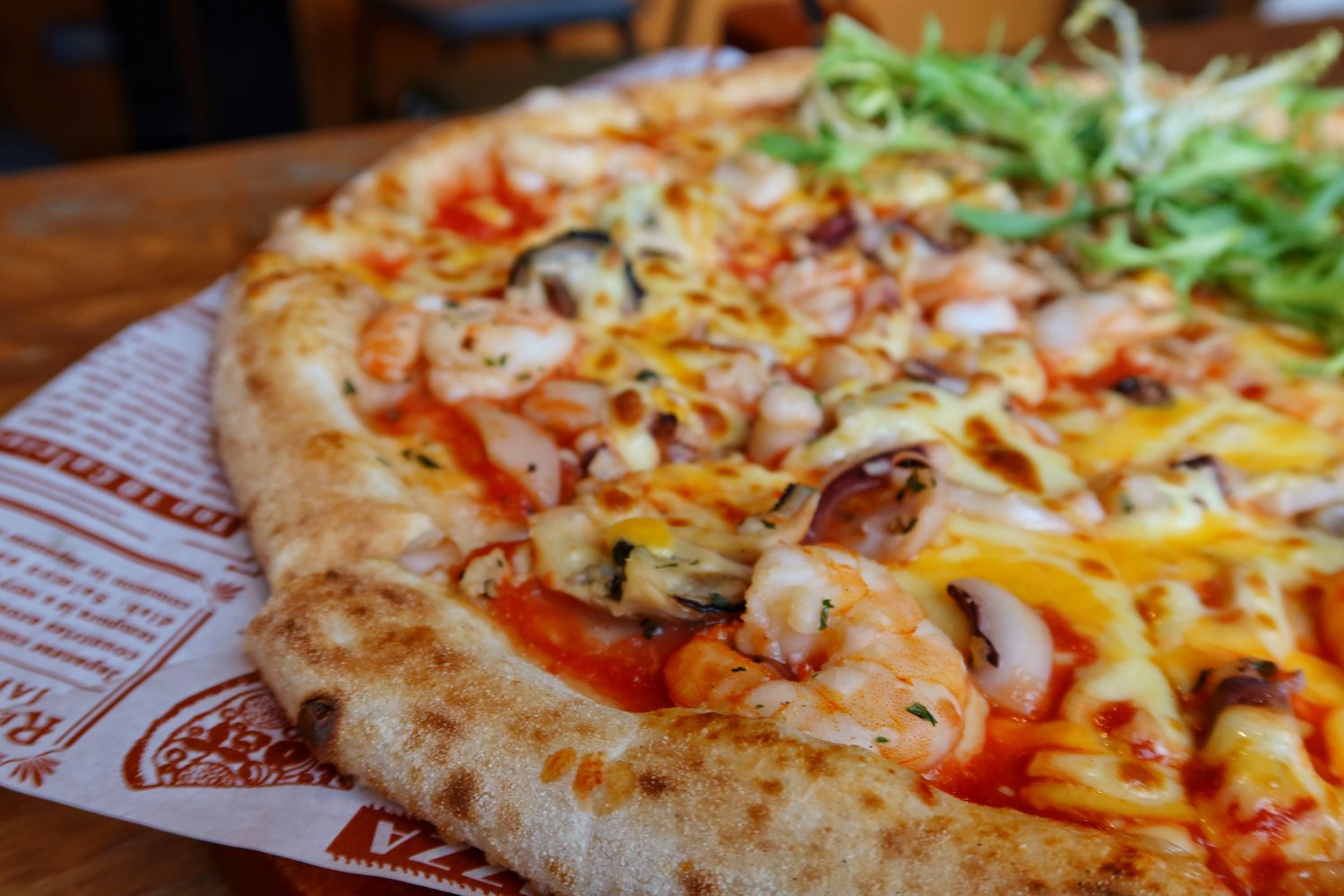 【默爾義大利餐廳】招牌手工窯烤披薩，必點義大利麵燉飯! @混血珊莎的奇幻旅程