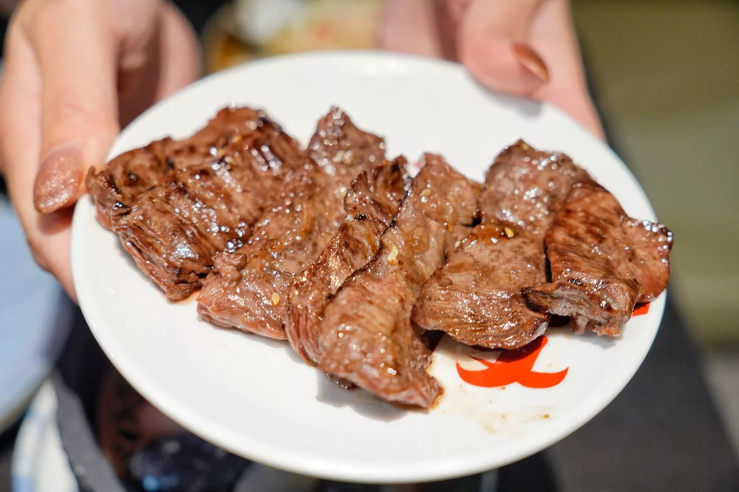 【東區燒肉】發肉燒肉餐酒，Google評價 4.9 顆星人氣推薦，慶生聚餐嗨不停! @混血珊莎的奇幻旅程