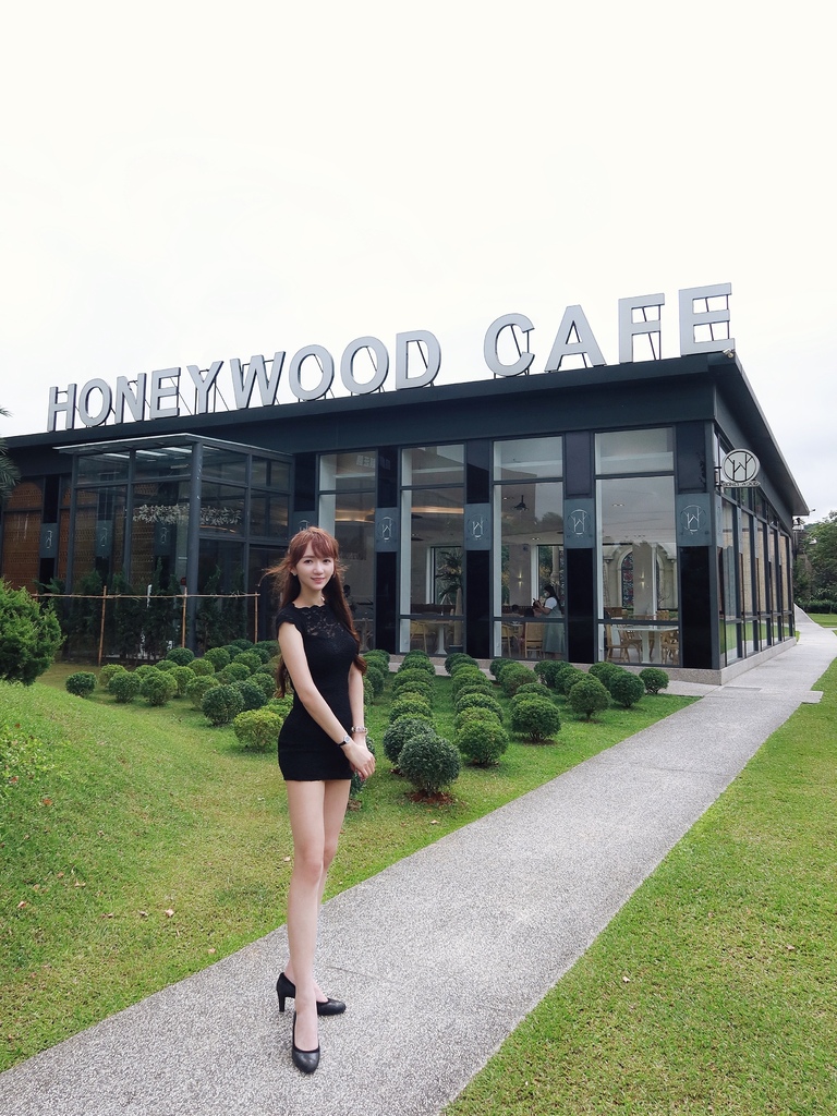 【HoneyWood Cafe】平鎮咖啡廳，夢幻獨棟玻璃屋，特色三角木屋體驗戶外野餐，歐風教堂! @混血珊莎的奇幻旅程