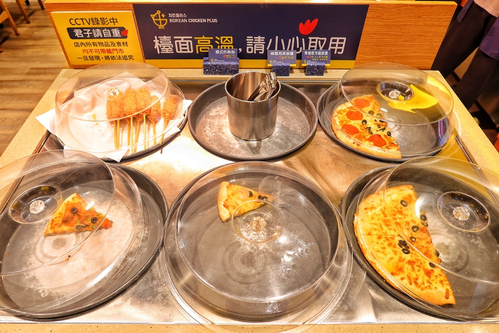 【西門町吃到飽】咕咕家韓式炸雞Pizza吃到飽(已停業) @混血珊莎的奇幻旅程