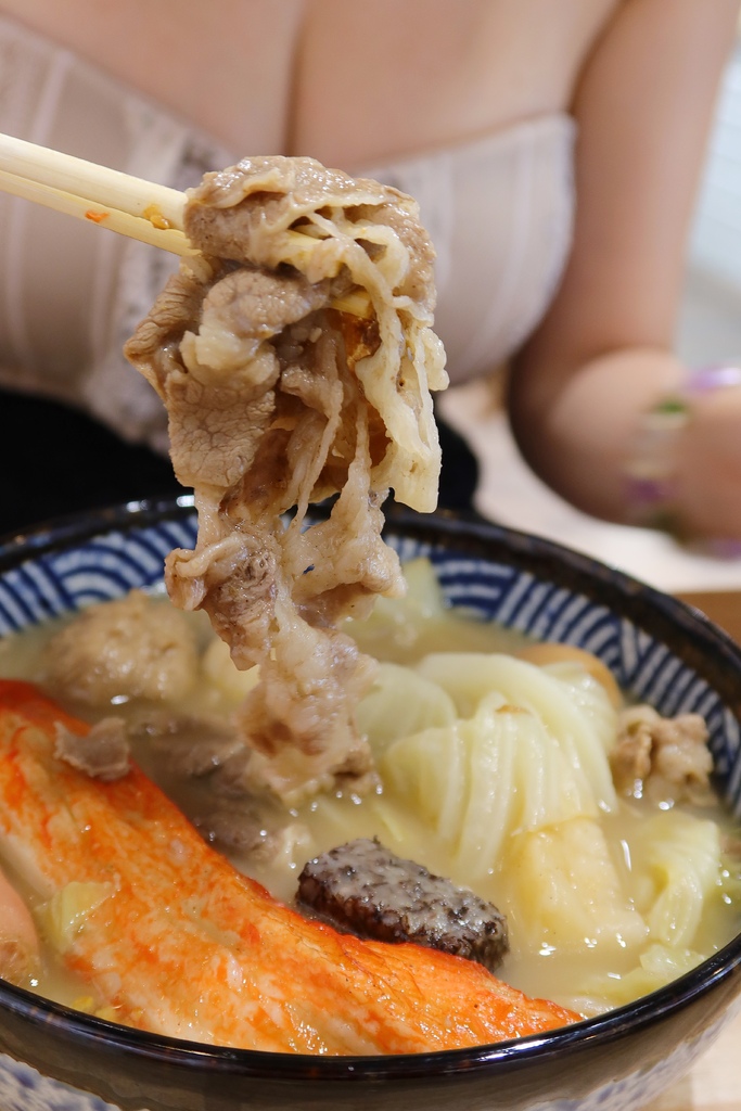 【中和美食】天城滷味，銷魂麻辣鴨血豆腐，必吃招牌藥膳湯底，一吃就回不去了! @混血珊莎的奇幻旅程